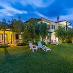 Apartament Hrisavgi *